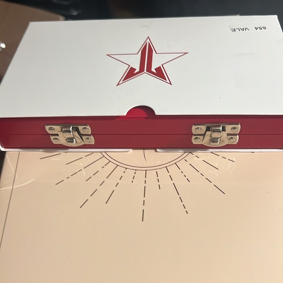 Jeffree Star Blood Sugar eyeshadow palette, new - Picture 5 of 6